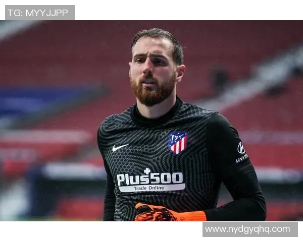 哪个足球明星在比赛中错失绝佳机会引发热议